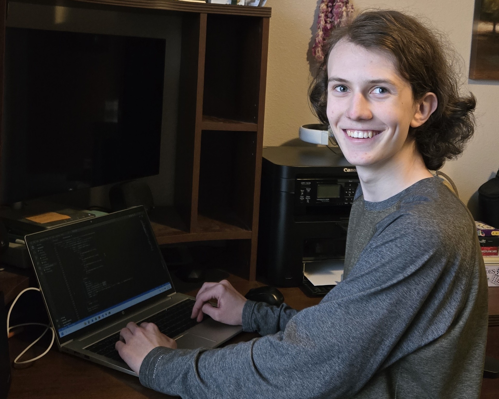 Thomas Meduna on the computer coding.